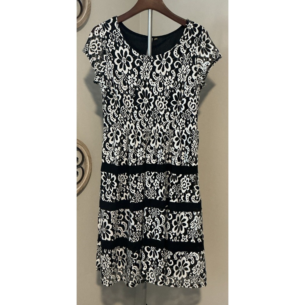 NY Collection Skater Lace Dress Woman's M Black White Floral Knee Length